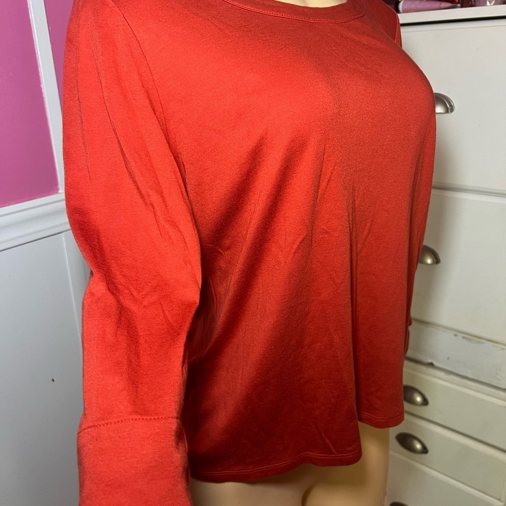 Blouse made of very fresh and soft fabric, excellent for an occasion - Picture 4 of 8